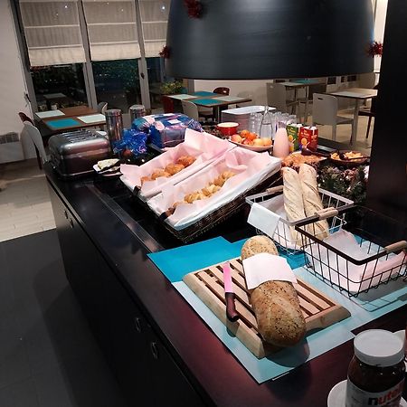 Kyriad Direct Marseille Est La Valentine Ла-Пен-сюр-Ювон Экстерьер фото