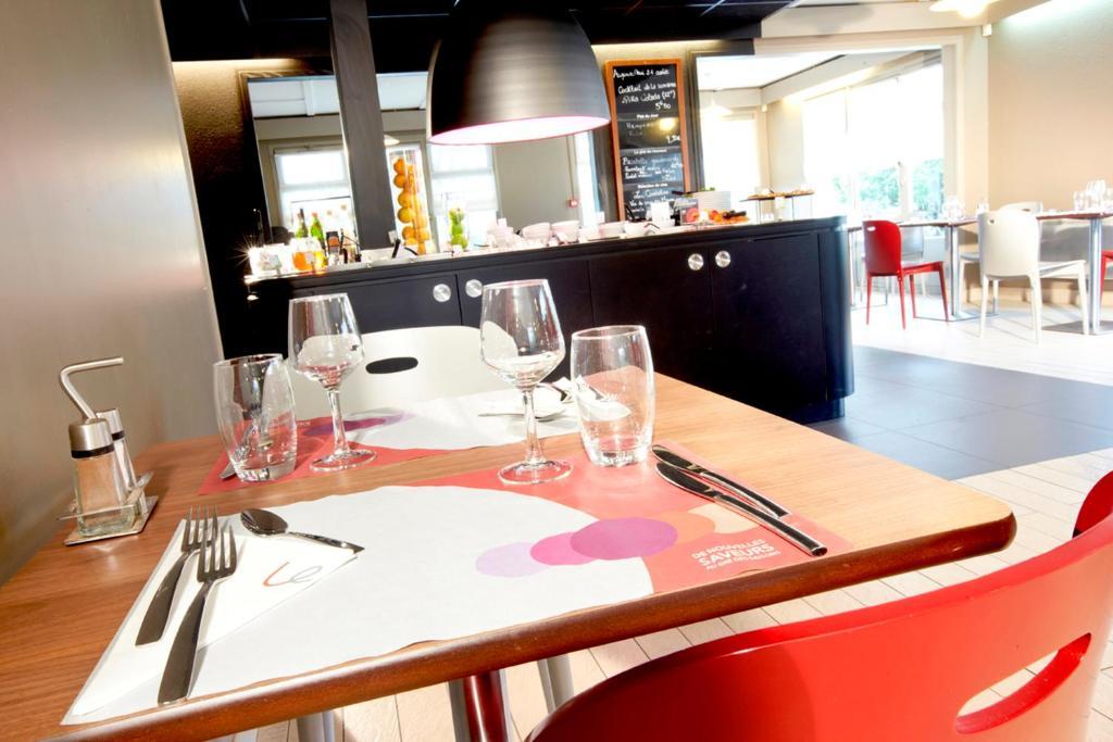 Kyriad Direct Marseille Est La Valentine Ла-Пен-сюр-Ювон Экстерьер фото