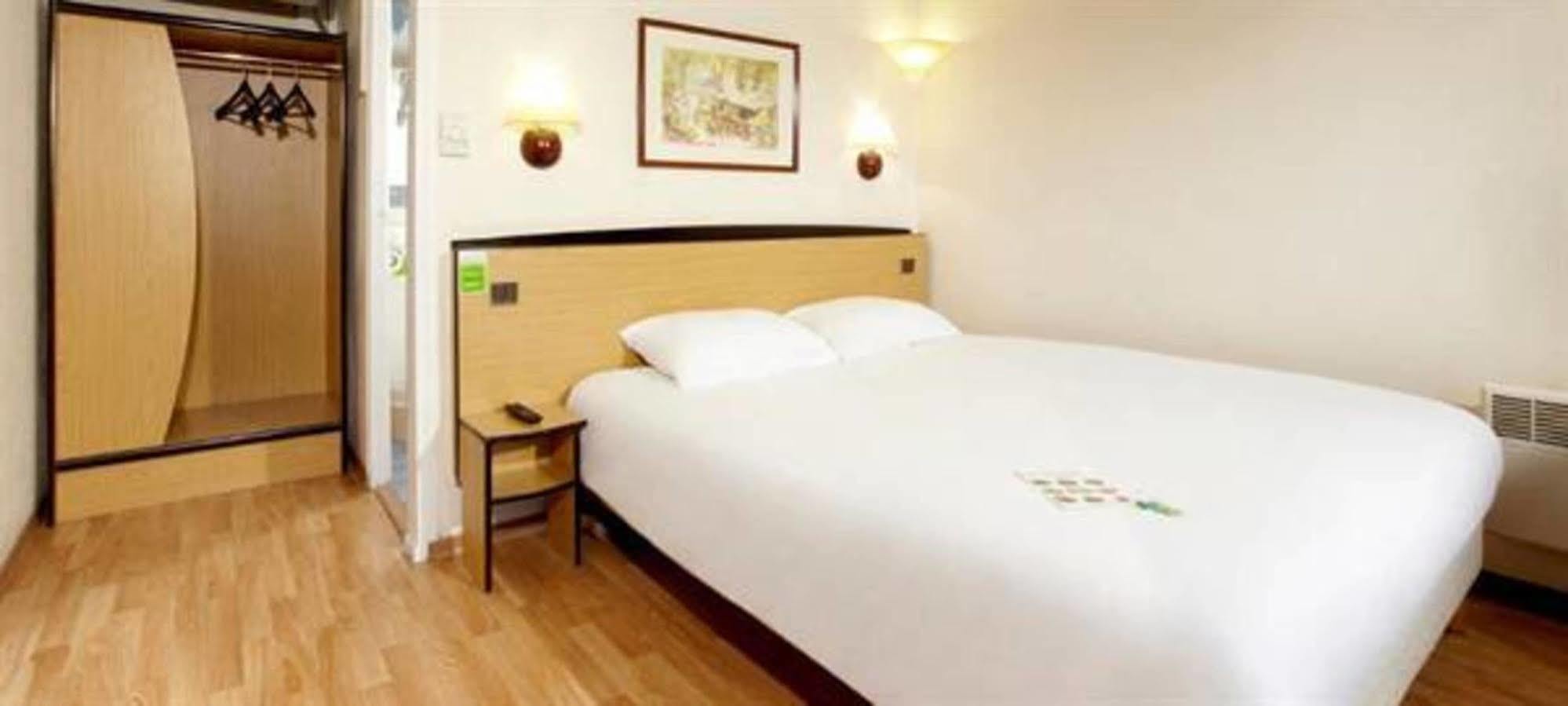 Kyriad Direct Marseille Est La Valentine Ла-Пен-сюр-Ювон Экстерьер фото