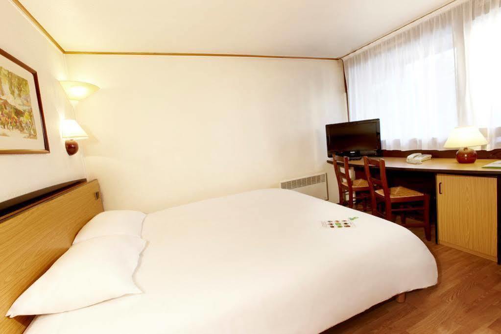 Kyriad Direct Marseille Est La Valentine Ла-Пен-сюр-Ювон Экстерьер фото